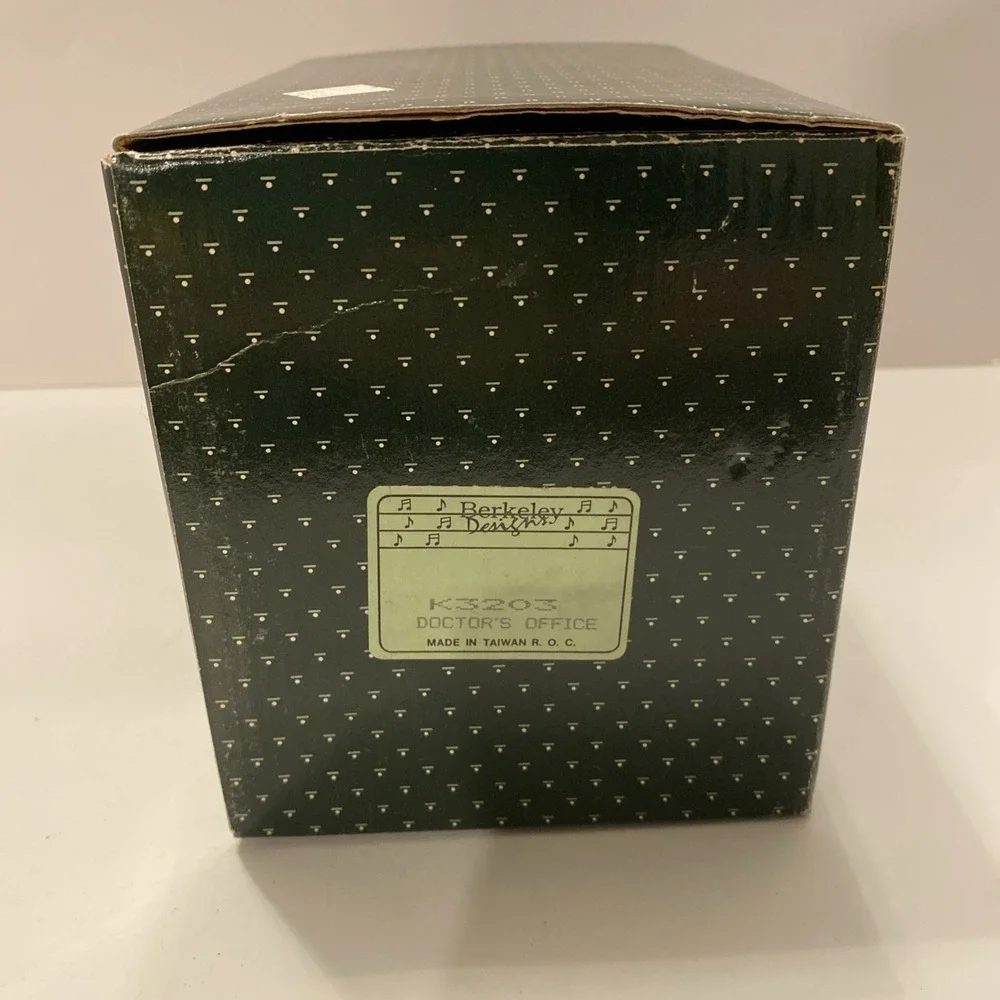 Vintage‎ Berkeley Doctor Music Box Plays a Spoonful of Sugar, Tested Working